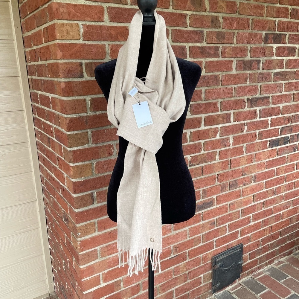 Calvin Klein Soft Beige Fringe Scarf – New with Tags